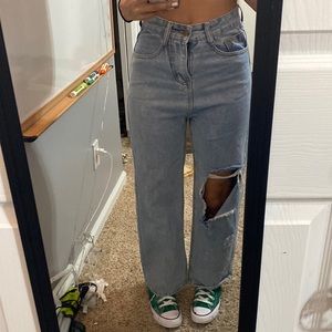 boyfriend / straight leg jeans